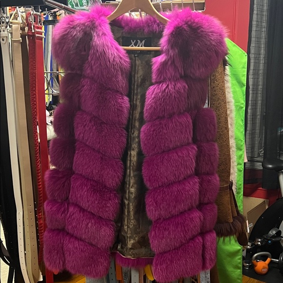 Gorgeous real dyed fox fur in size 4 - Picture 2 of 9